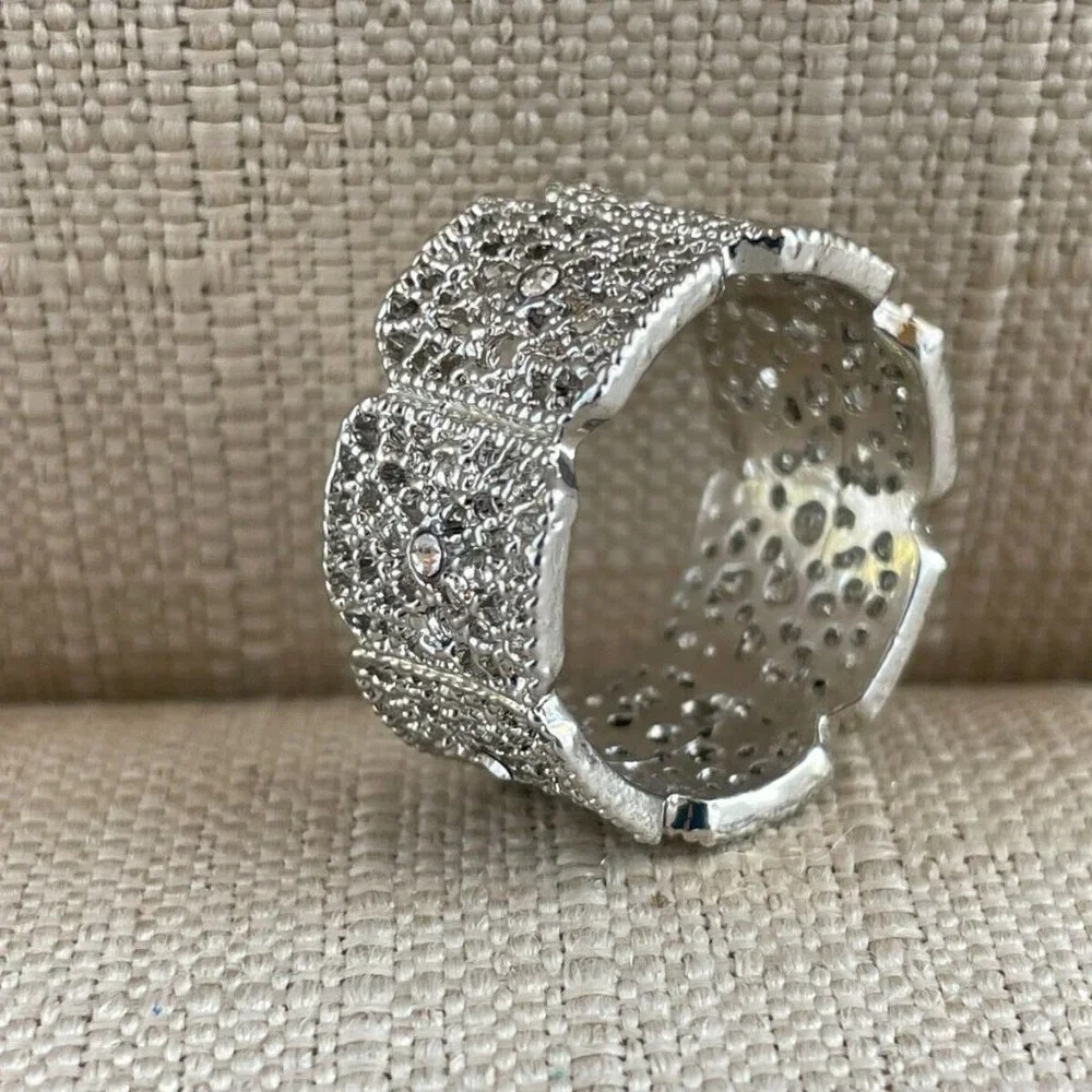 Women Ring Silver Tone Rings Fashion Jewelry Crystal Accent Size 11 - Picture 5 of 8